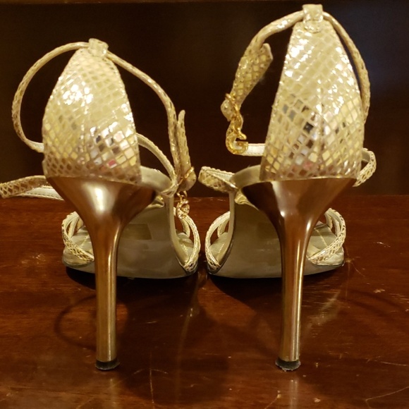 Guess Gold ankle strap sandal - Picture 7 of 7